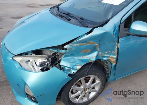 2013 Toyota Prius C Four from USA, damaged, VIN JTDKDTB30D1040097